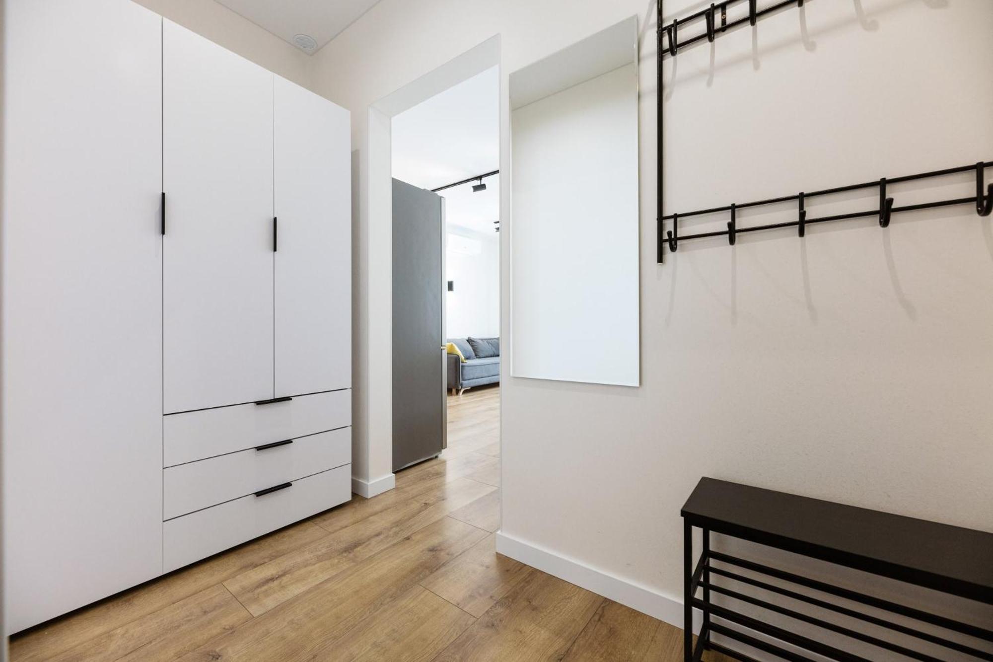 Квартири Люкс Метро Чернігівська Apartment Kyiv Exterior photo