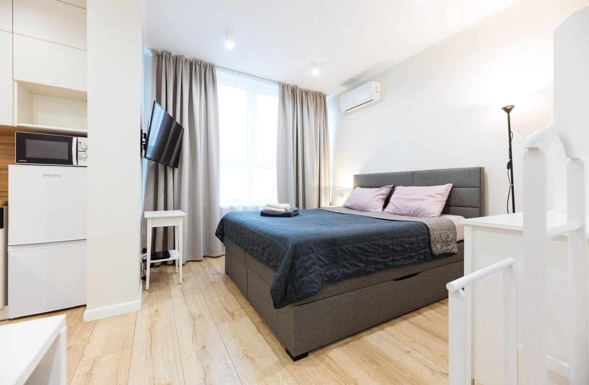 Квартири Люкс Метро Чернігівська Apartment Kyiv Exterior photo
